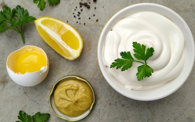 À la crème sûre