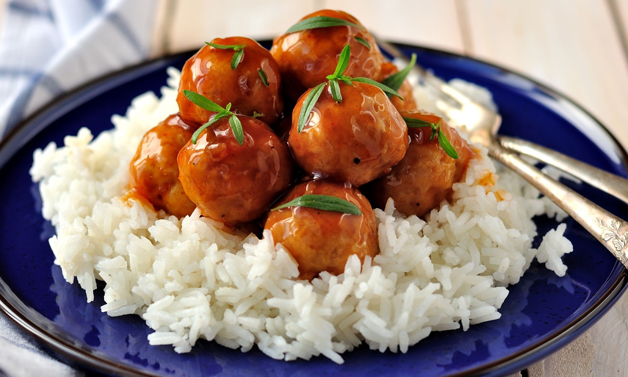 Boulettes de viande, sauce aux pommes