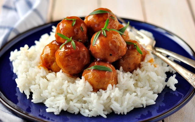Boulettes de viande, sauce aux pommes